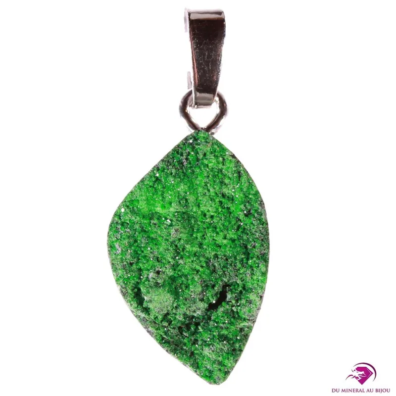 Pendentif en Grenat uvarovite