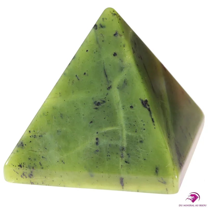 Pyramide en Jade néphrite Pyramide en Jade néphrite