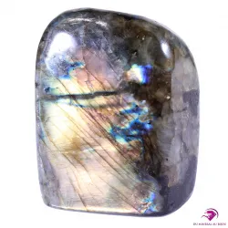 Forme libre de Labradorite Madagascar