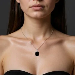 Pendentif en Onyx Rectangulaire, Argent 925 - Sur modèle Pendentif en Onyx Rectangulaire, Argent 925 - Sur modèle